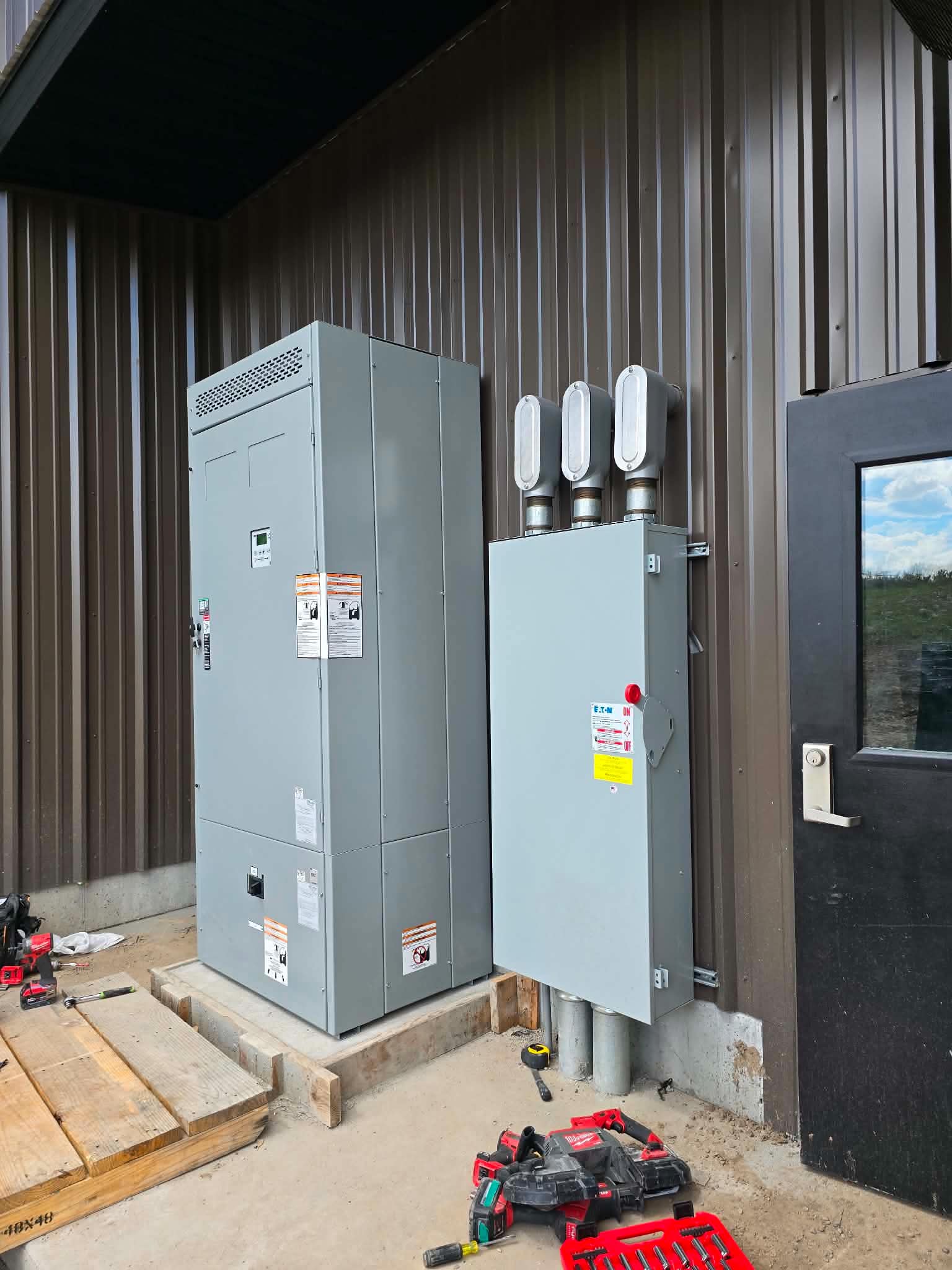 Backup power transfer switch